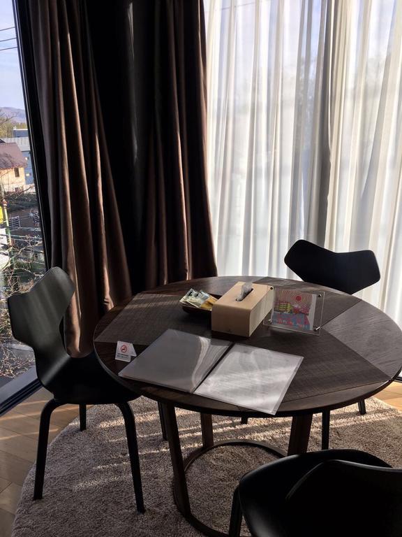 Matthew Suites Ōmagari Екстериор снимка